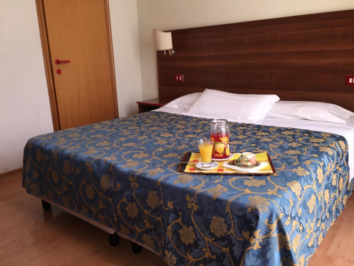 Hotell Altavilla Dieci